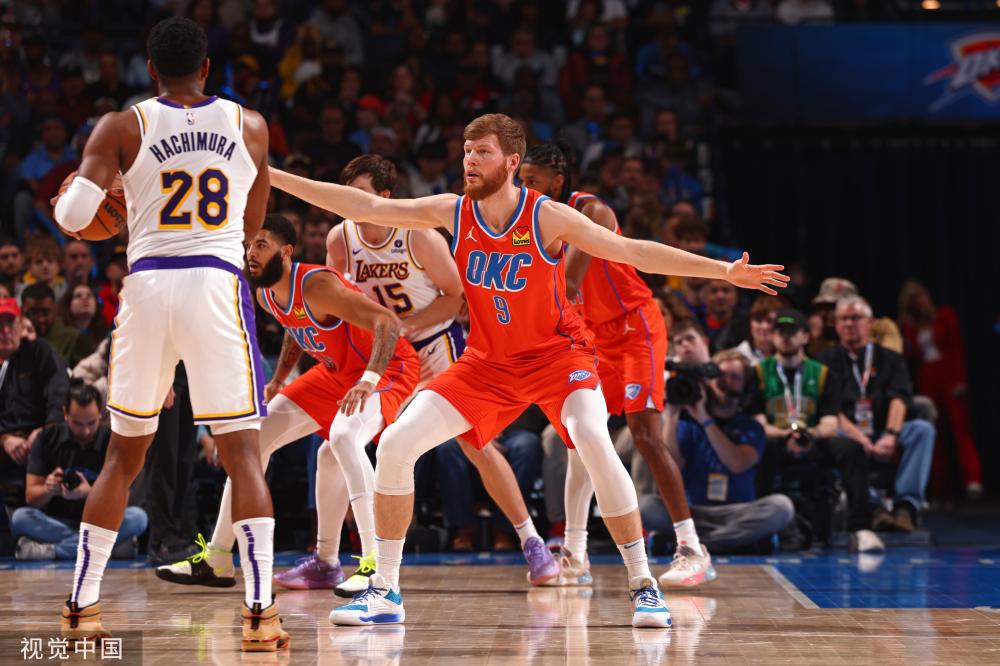 还在防守端 还在防守端